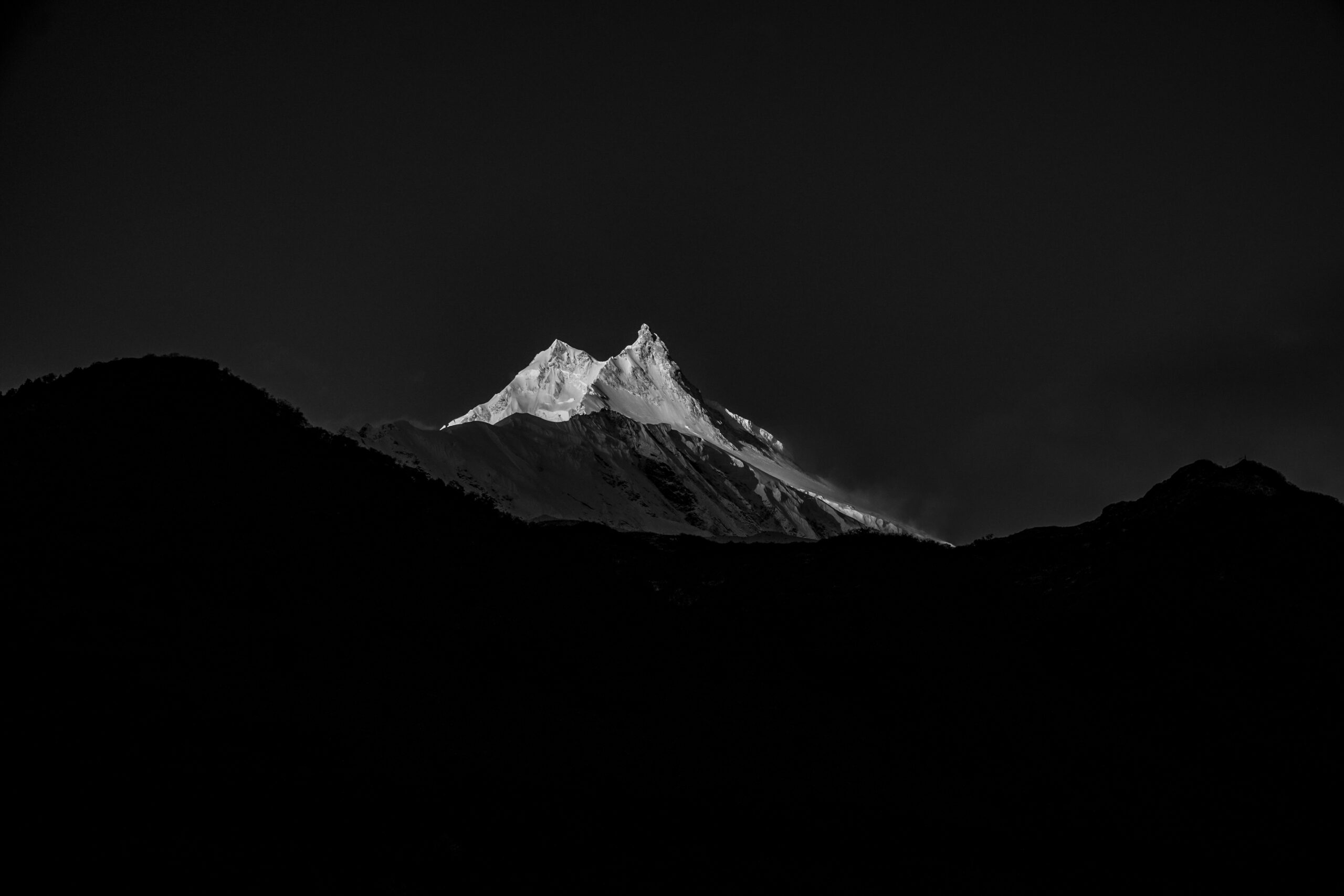 Manaslu Circuit trek photo placeholder — replace with a trek photo, 800×600